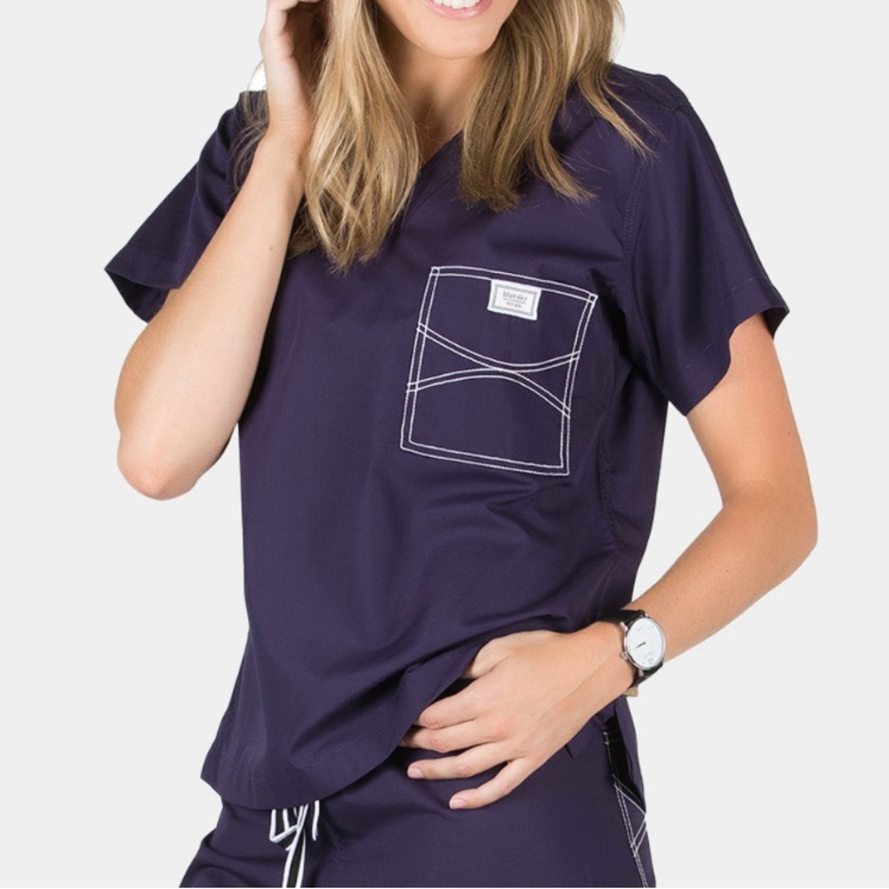 ISO: Blue Sky classic Shelby scrubs, medium/tall tops & bottoms. Any color